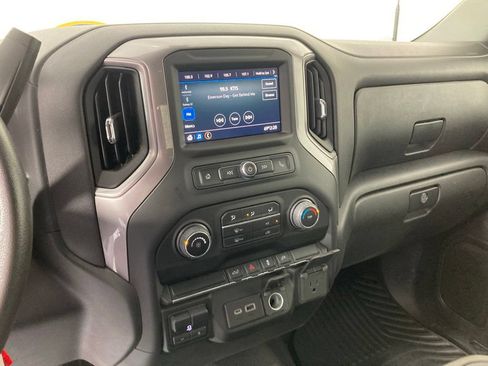Used 2022 Chevrolet Silverado 2500 Custom w/ Custom Convenience Package AWD/4WD image 2