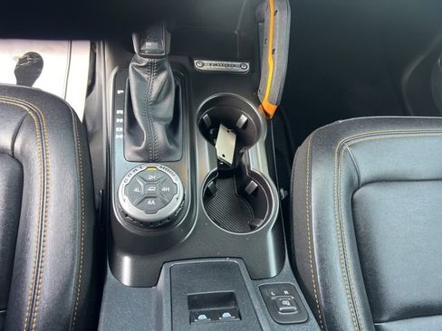 Used 2023 Ford Bronco Badlands image 24