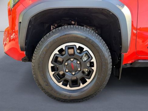 Used 2024 Toyota Tacoma TRD Off-Road w/ TRD Off Road Upgrade Package AWD/4WD image 9