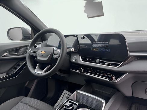 New 2026 Chevrolet Equinox LT w/ Safety and Technology Package image 21