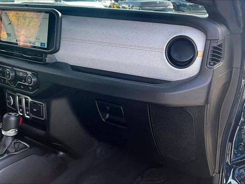 Used 2025 Jeep Wrangler Sport S image 15