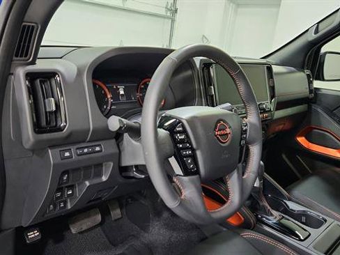 Certified 2025 Nissan Frontier PRO-4X image 16