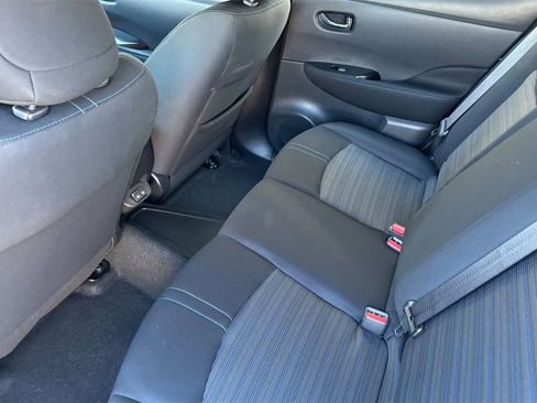 Used 2020 Nissan Leaf SV w/ SV Technology Package image 5