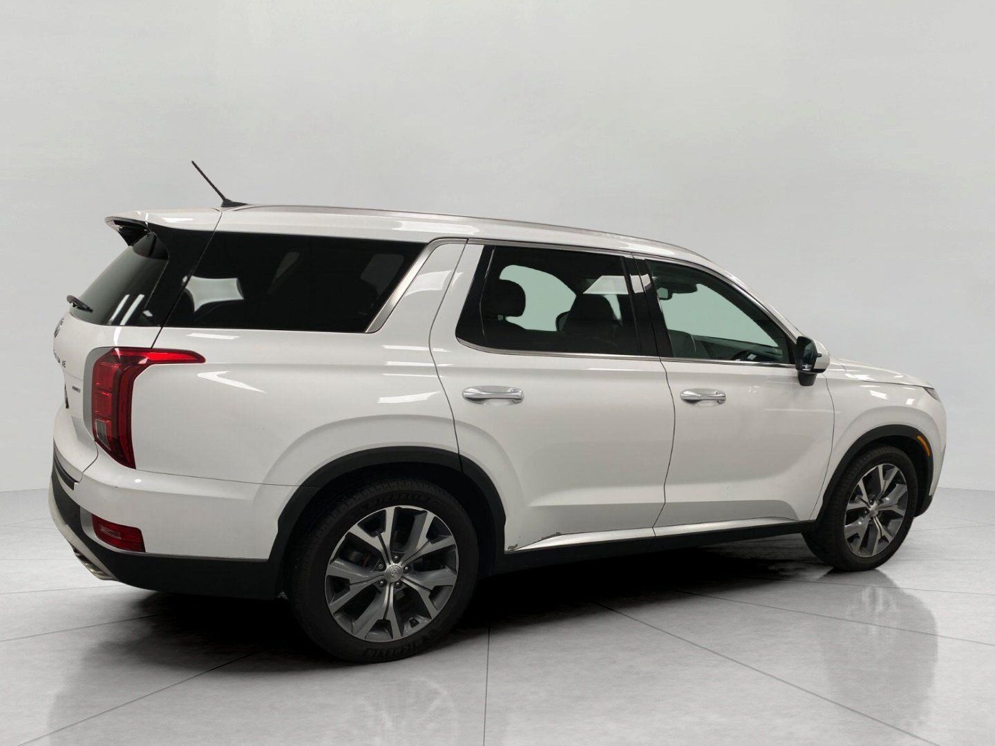 Used 2021 Hyundai Palisade SEL w/ Convenience Package AWD/4WD image 3