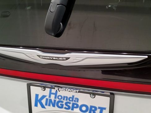 Used 2023 Chrysler Pacifica Limited image 43