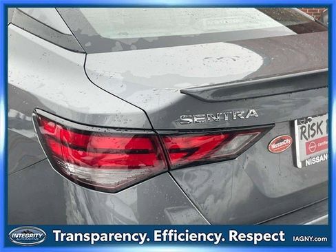 Certified 2024 Nissan Sentra SR w/ SR Premium Package image 11