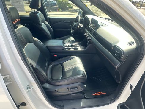 Used 2024 Honda Pilot TrailSport image 40