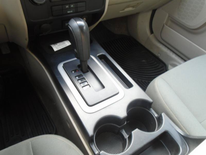 Used 2012 Ford Escape XLS AWD/4WD image 17