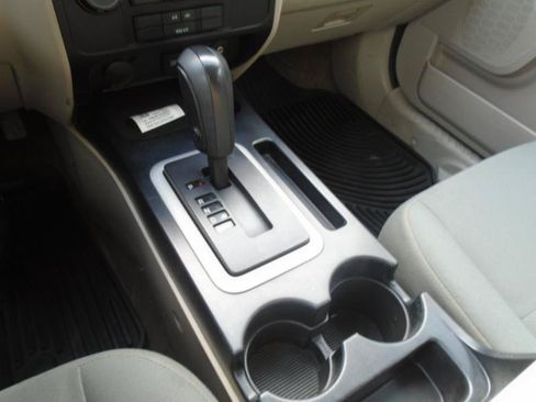 Used 2012 Ford Escape XLS AWD/4WD image 17