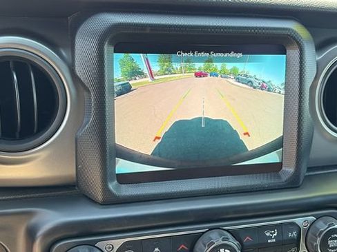 Used 2022 Jeep Wrangler Unlimited Sport w/ Sun And Sound Package AWD/4WD image 15