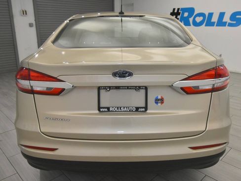 Used 2019 Ford Fusion S image 4
