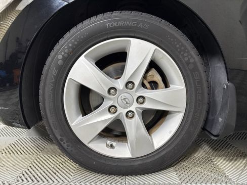 Used 2012 Hyundai Elantra GLS w/ Preferred Pkg 3 FWD image 19
