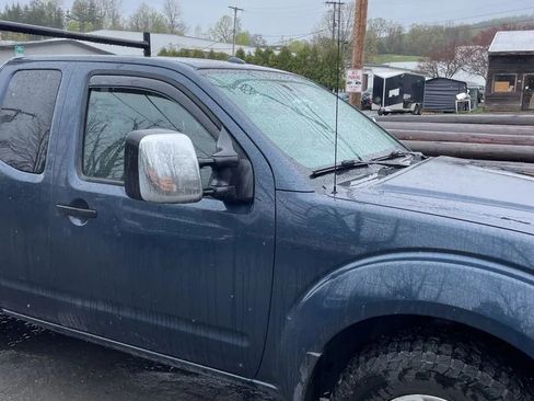 Used 2018 Nissan Frontier SV AWD/4WD image 5