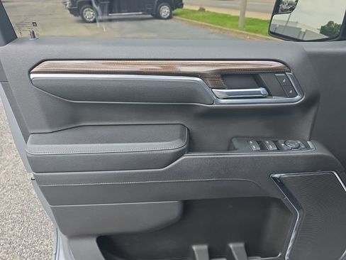 Used 2024 Chevrolet Silverado 1500 LT AWD/4WD image 15