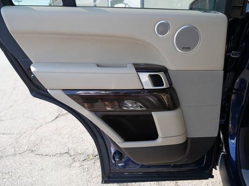 Used 2017 Land Rover Range Rover Supercharged image 33