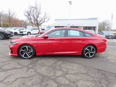 Used 2019 Honda Accord Sport image 3