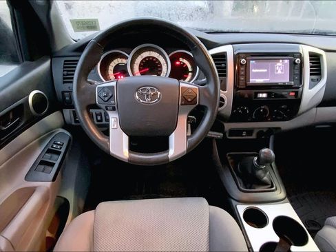 Used 2014 Toyota Tacoma 4x4 Double Cab w/ TRD Sport Package image 6
