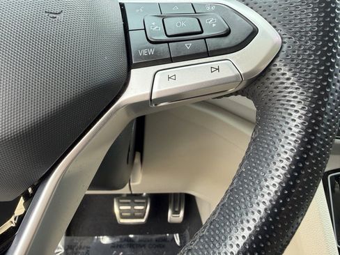 Used 2021 Volkswagen Atlas SEL Premium image 23