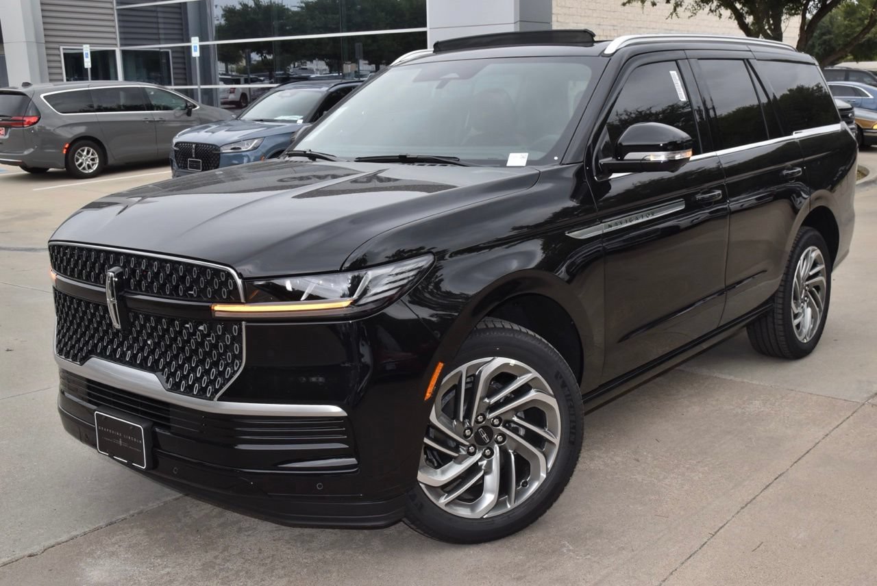 New 2027 Lincoln Navigator Reserve AWD/4WD image 12