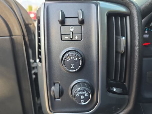 Used 2018 Chevrolet Silverado 2500 LT w/ All Star Edition AWD/4WD image 32