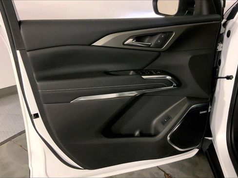Used 2025 Chevrolet Traverse LT w/ Enhanced Driving Package FWD image 24