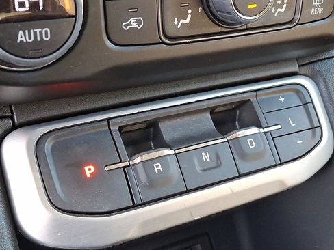 Certified 2023 GMC Acadia SLE w/ Driver Convenience Package image 16