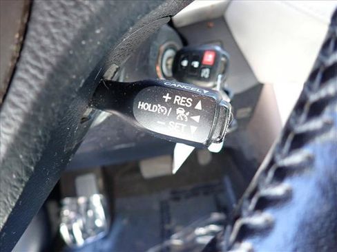 Used 2017 Toyota RAV4 XLE FWD image 17