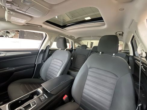 Used 2020 Ford Fusion SE image 10