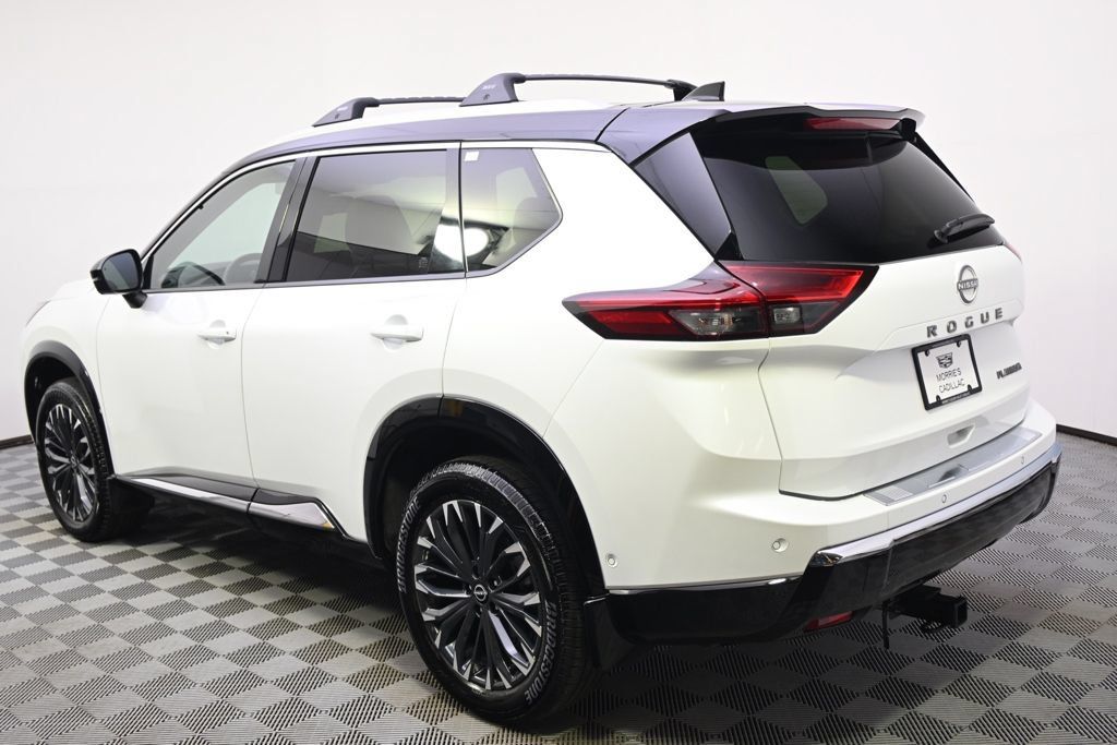 Used 2025 Nissan Rogue Platinum FWD image 3