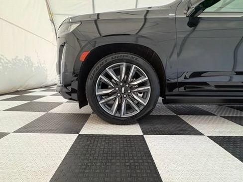 Used 2023 Cadillac Escalade Sport w/ LPO, ONYX Package AWD/4WD image 11