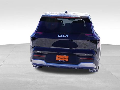 Used 2026 Kia EV9 Wind image 6