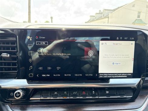 Used 2024 GMC Sierra 1500 SLT image 16