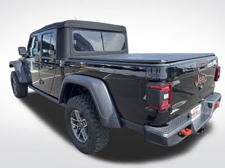 Used 2024 Jeep Gladiator Mojave w/ Technology Group AWD/4WD video 3