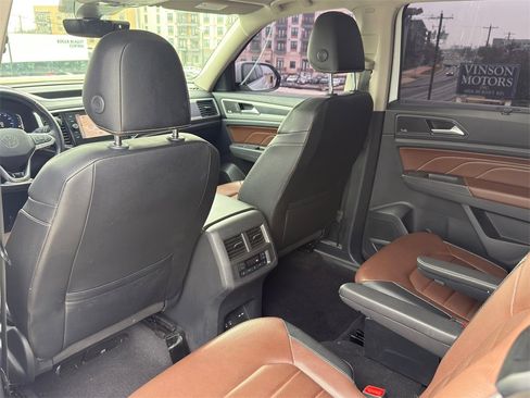Used 2021 Volkswagen Atlas SEL Premium image 30