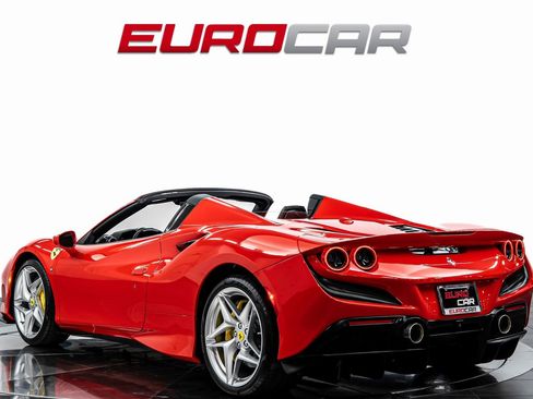 Used 2022 Ferrari F8 Tributo image 4