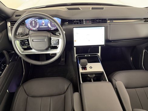 Used 2025 Land Rover Range Rover SE AWD/4WD image 14