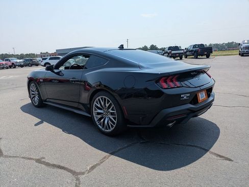 Used 2025 Ford Mustang GT Premium RWD image 6