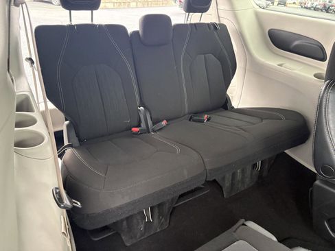 Used 2023 Chrysler Voyager LX FWD image 15