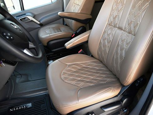 Used 2016 Mercedes-Benz Sprinter 3500 image 25