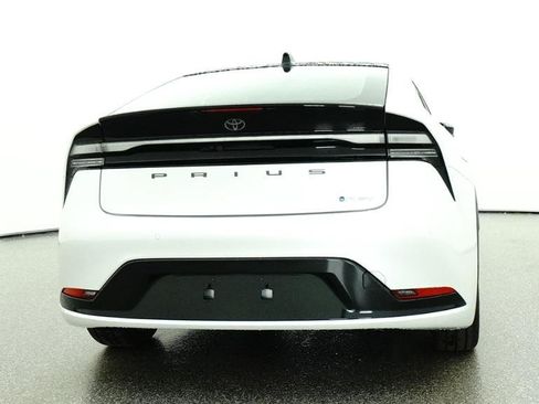 New 2026 Toyota Prius Plug-In Hybrid FWD image 42