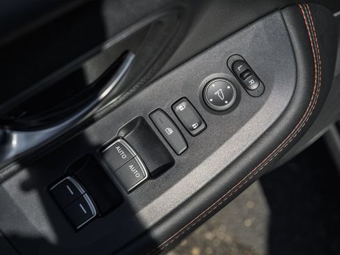 Certified 2025 Honda HR-V Sport image 33