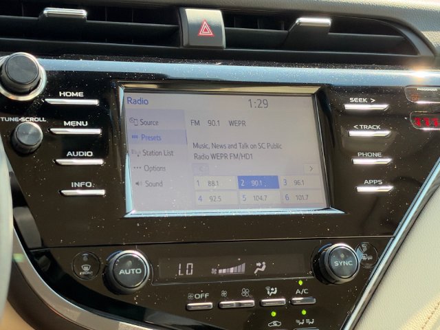 Used 2018 Toyota Camry XLE FWD image 21