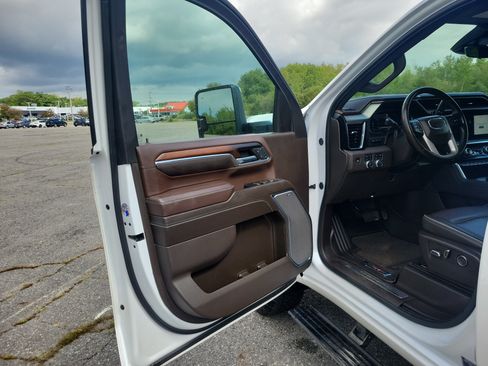 Used 2024 GMC Sierra 2500 Denali w/ Denali Reserve Package AWD/4WD image 15