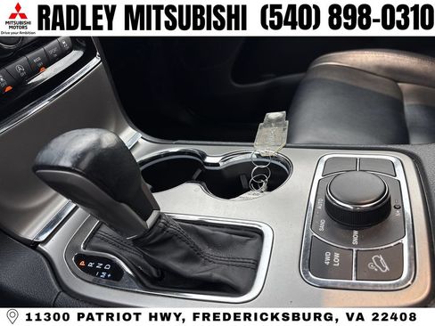 Used 2020 Jeep Grand Cherokee Limited AWD/4WD image 11