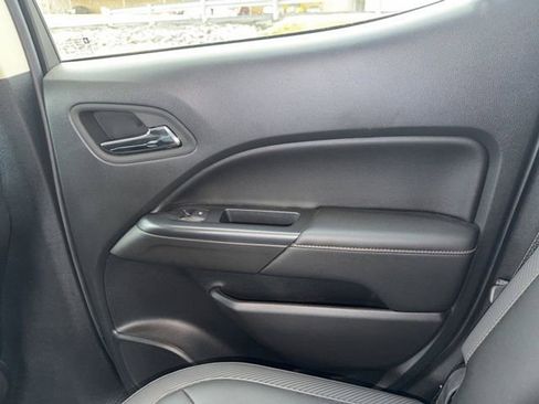 Used 2022 GMC Canyon AT4 image 30