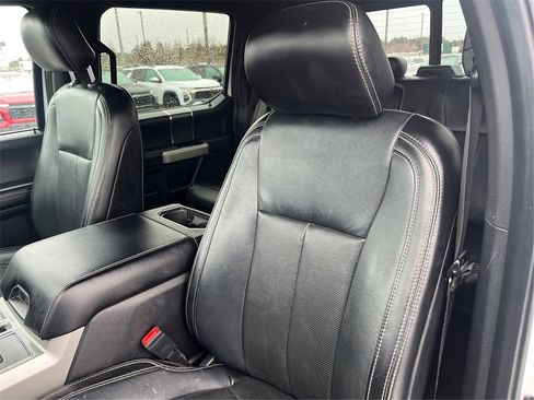 Used 2019 Ford F150 Lariat image 40