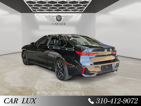 Used 2024 BMW i7 xDrive60 AWD/4WD image 3