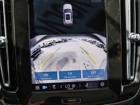 New 2025 Volvo XC40 B5 Core w/ Climate Package image 25