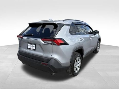 Used 2020 Toyota RAV4 LE FWD image 2