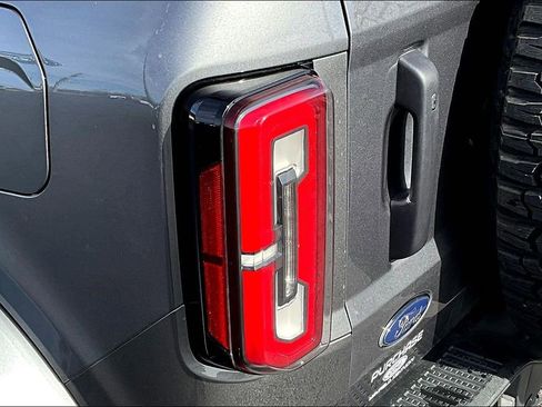 Used 2022 Ford Bronco Badlands image 25